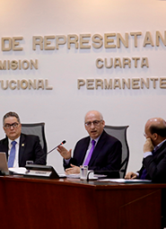 Fotografía de la sesión de debate de control político sobre el impacto fiscal, presupuestal y financiero de las recientes decisiones de política monetaria, citada para el miércoles 15 de abril por la Comisión Cuarta Constitucional Permanente de la Cámara de Representante