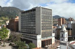 Fachada edificio del Banco de la República de la Avenida Jiménez - Bogotá