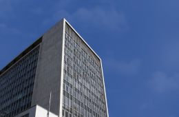Imagen de la fachada edificio principal del Banco de la República en Bogotá