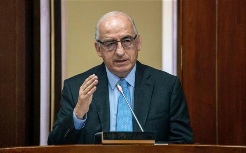 Fotografía de Leonardo Villar durante su intervención.