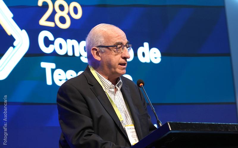 Fotografía del Dr. Leonardo Villar, Gerente General del Banco de la República, créditos de la foto Asobancaria.